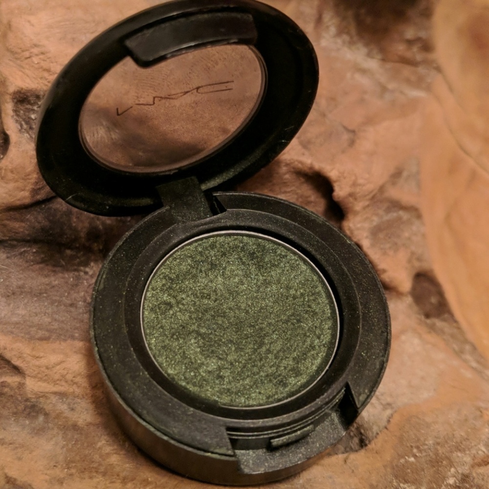 MAC Humid Eyeshadow